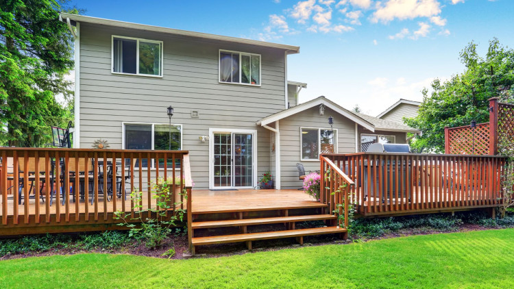 Deck installed on Indianapolis area home